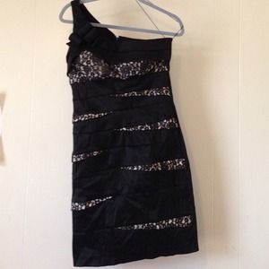 Black floral cutout one shoulder dress🔥