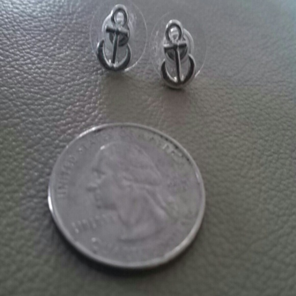 One pair silver anchor studs