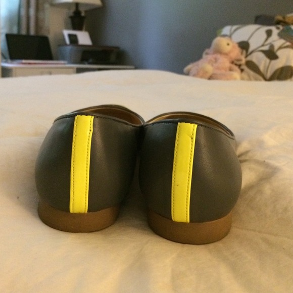 Flats - Picture 2 of 4