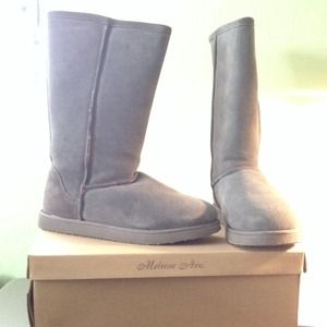 Melrose Ave. Grey boots