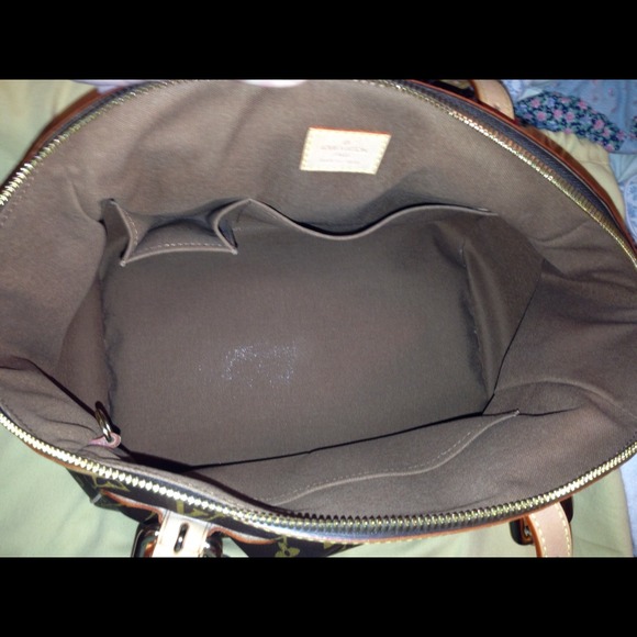 💢SOLD💢Louis Vuitton Tivoli GM - Picture 2 of 4