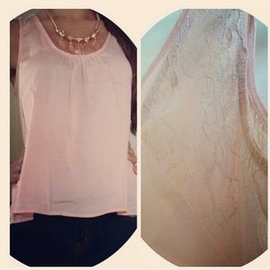 Peachy tank w/lace detail