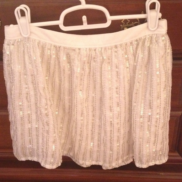 Sparkly white A&F Skirt