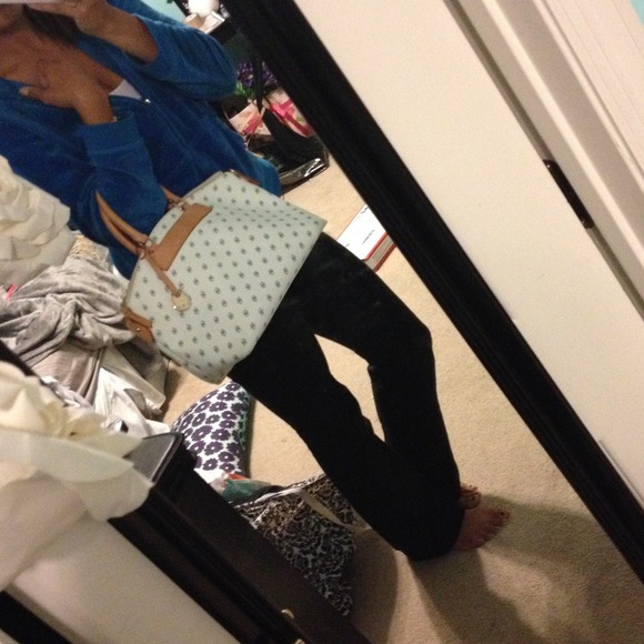 👌REDUCED AUTHENTIC white Dooney & Bourke handbag - Picture 4 of 4