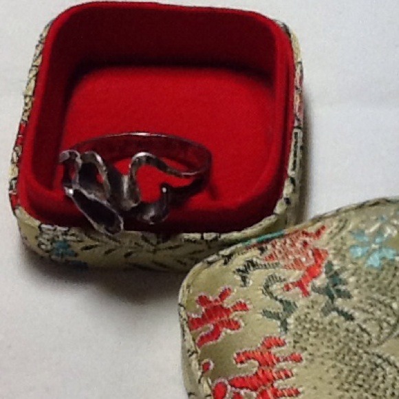 Vintage Sterling Silver Ring⬇️$15⬇️