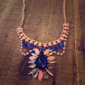 Statement necklace