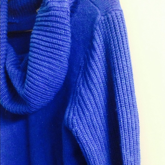 Blue sweater - Picture 3 of 4