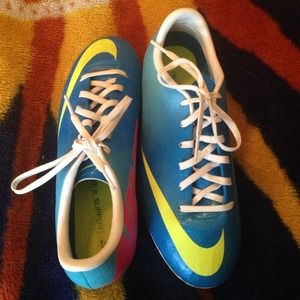 Nike mercurial soccer cleats