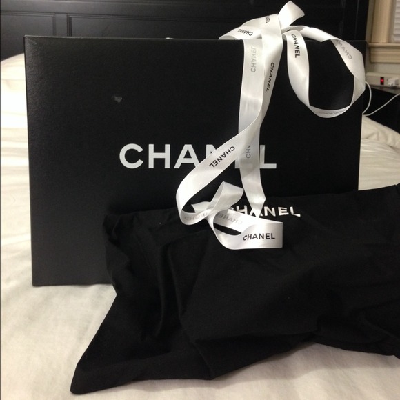 Chanel box n dustbag