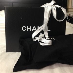 Chanel box n dustbag