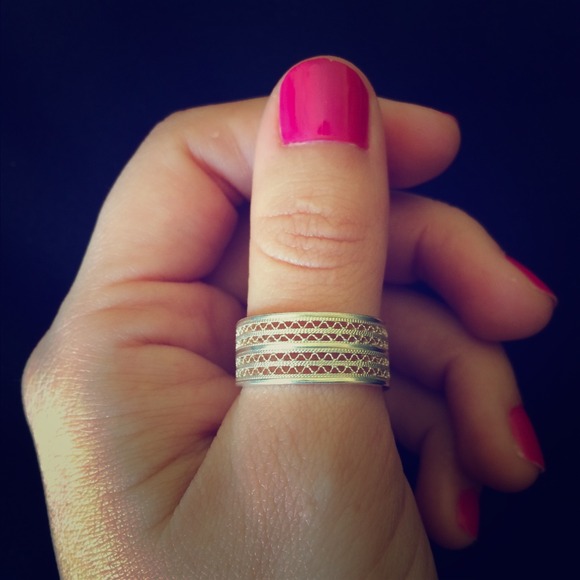 Sterling silver ring - Picture 1 of 2