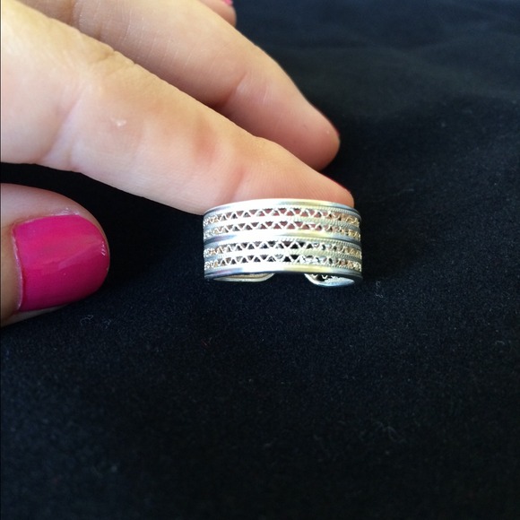 Sterling silver ring - Picture 2 of 2