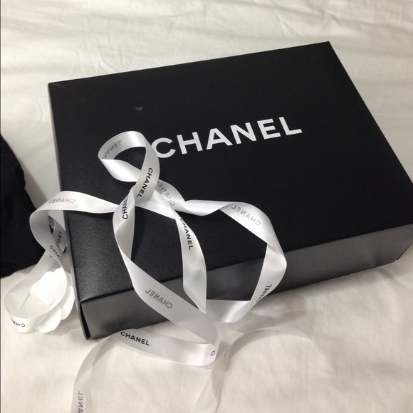 Chanel wallet in chain box