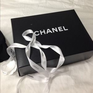 Chanel wallet in chain box
