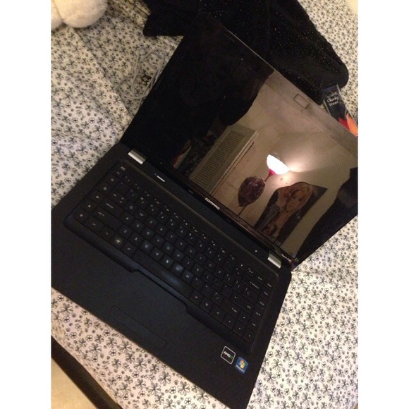 LAPTOP - Picture 2 of 2