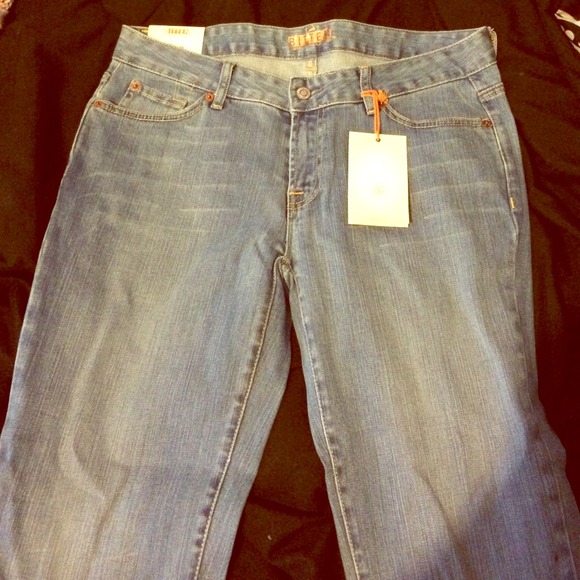 Light Bootcut Jeans