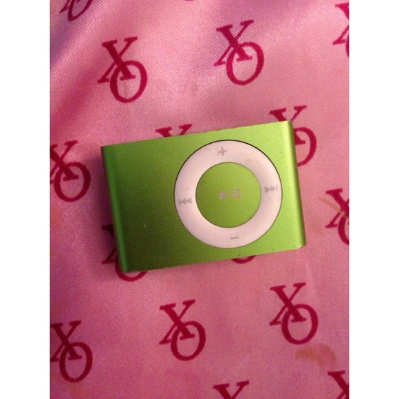 GREEN IPOD