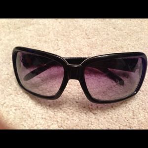 Brand new women's sunglasses Brand new women's sunglasses