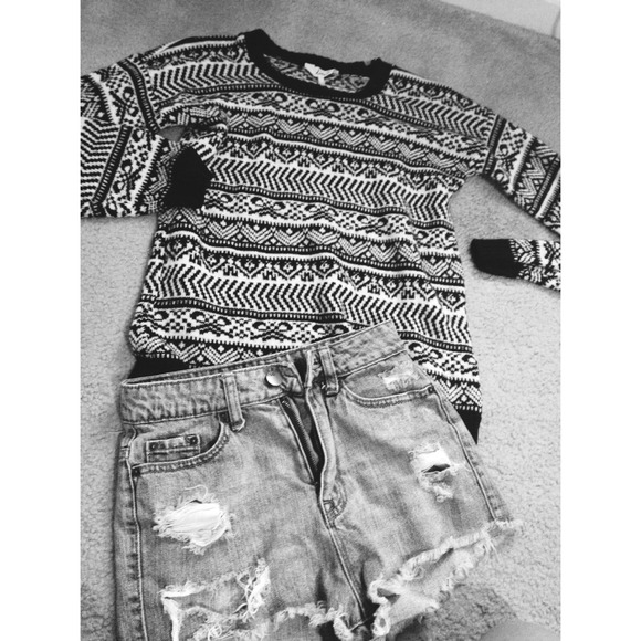 Sold Black and white pacsun sweater