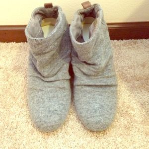 🚫TRADED🚫 Cute grey booties!!