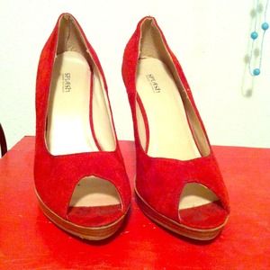 Price reduced!!!! Super cute, super comfortable!