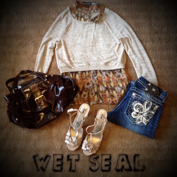 Wet seal knit sheer blouse💁last reduction!! 😳
