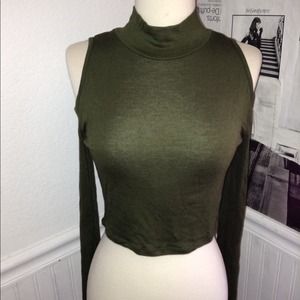 Long sleeve cropped top