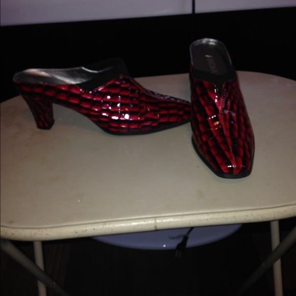 Shoe