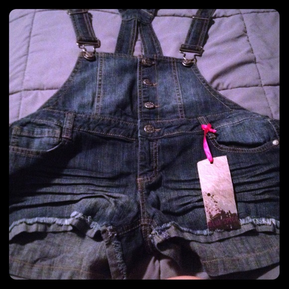 Overall shorts
