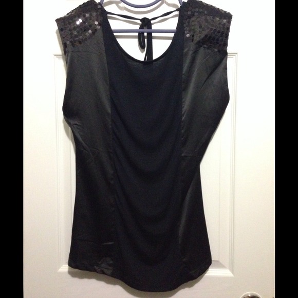 NWOT Walter Top size M