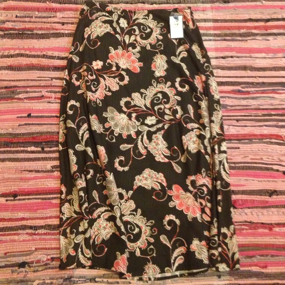 Dark brown skirt!