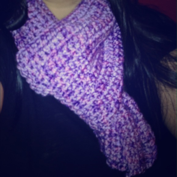 ❌❌SOLD❌❌Handmade crochet scarf NWOT