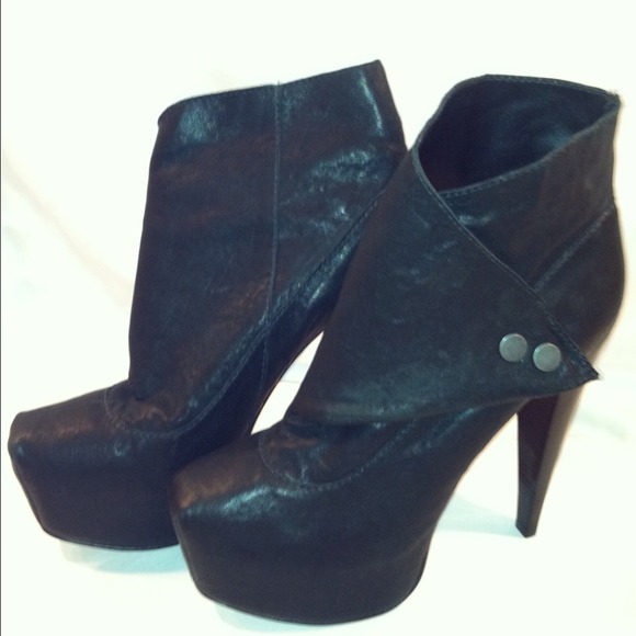 Alice + Olivia Leather 'Priss' Bootie Sz EU40