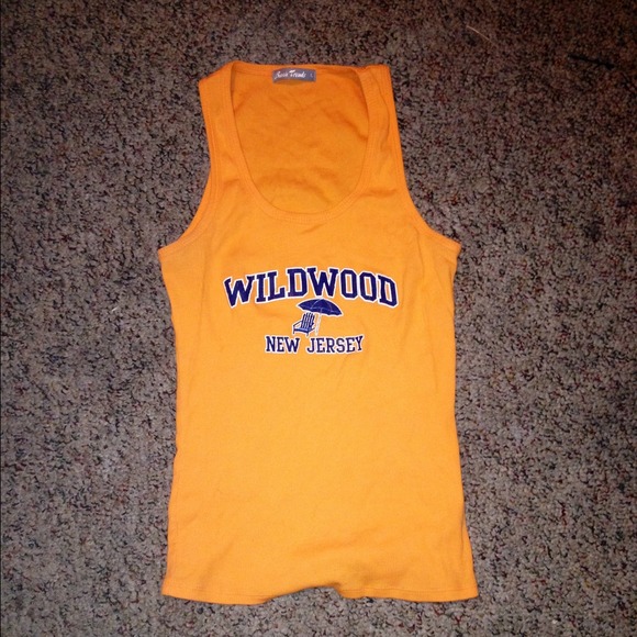 Neon orange wildwood top! 🌟