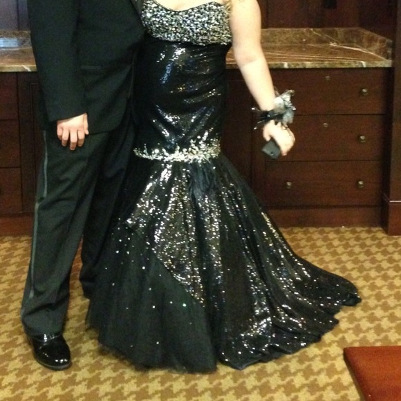 Prom dress - Picture 2 of 3