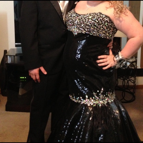 Prom dress - Picture 3 of 3