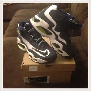 Griffey Size 6 youth