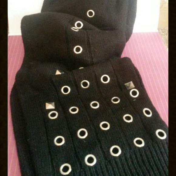 Bisou Bisou Knit Scarf Black with Silvertone Accent NEW - Picture 3 of 6