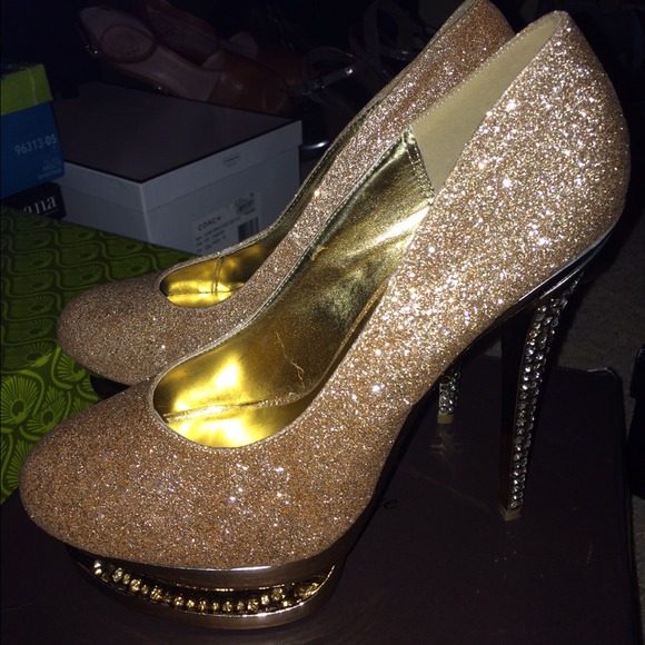 Vigo Fiore Shoes - Stilettos size 10 Gold Bling