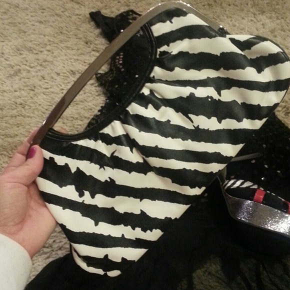 Zebra print Express clutch - Picture 2 of 4