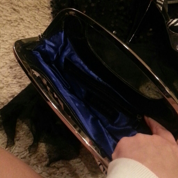 Zebra print Express clutch - Picture 3 of 4