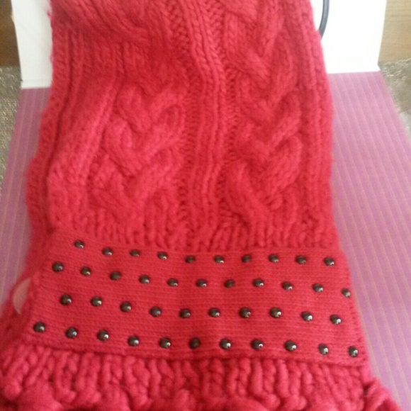 🎁🎄Christmas Present🎄🎁 RED BISOU BISOU KNIT SCARF..NWOT - Picture 3 of 3