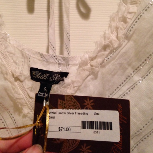 White Tunic w Silver Threading - Picture 4 of 4