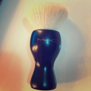 Limited edition MAC 180 small buffer brush