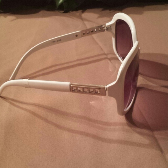 3 for $20 PRE-OWN LOT OF 3 PAIR OF SUNGLASSES - Picture 4 of 4