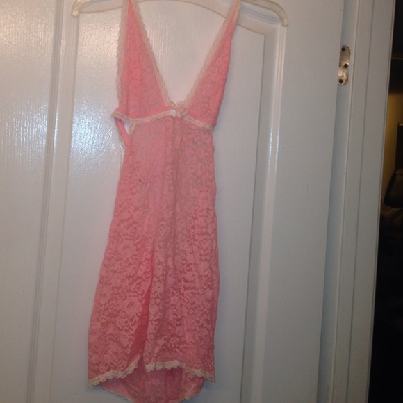 Beautiful VS Pink Lace nightgown very low back.nwt