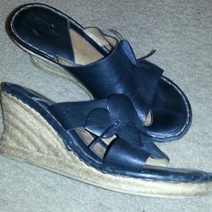 Born Wedge Sandals with Flower - Size 8