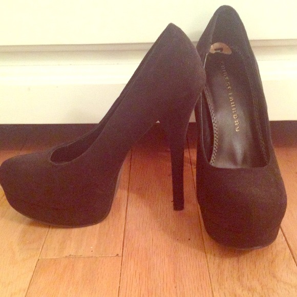 Black Jessica Simpson pumps