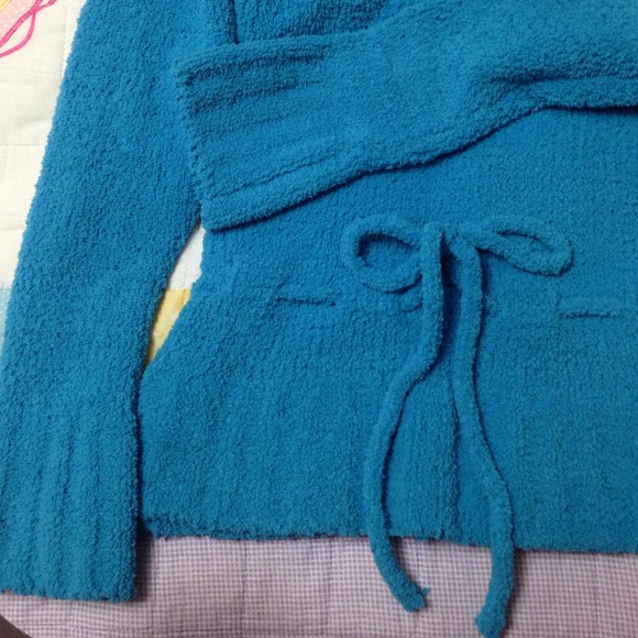 Sweater - Picture 3 of 3