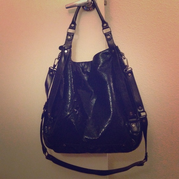 🚫SOLD ON THREADFLIP🚫Kenneth Cole shoulder bag